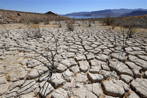 En Fotos La Sequ A Deja Sin Agua Un Embalse Del R O Colorado En