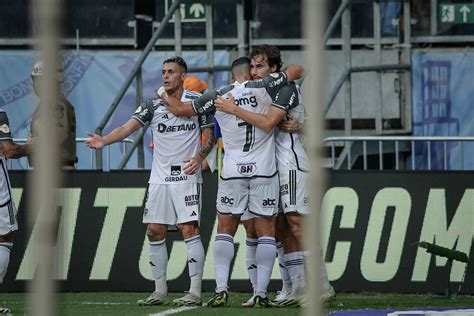 Avalia O Positiva Meia Do Galo Abre O Jogo Sobre Seu Desempenho Em