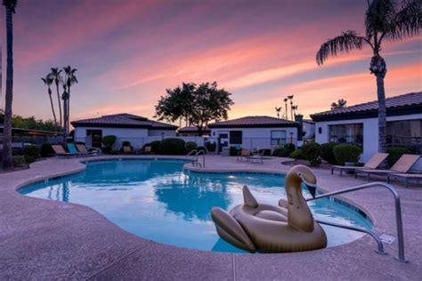 Apartments at Palm Court Apartments - Phoenix