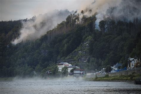 Cel Mai Puternic Incendiu Din Istoria Cehiei A Ars Deja De