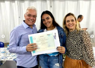 Entrega Dos Certificados De Conclus O Dos Cursos De Assistente