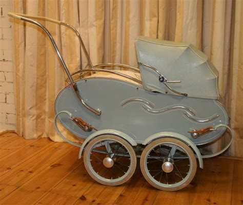 Te Zien In Ons Museum Alte Kinderwagen Kinderwagen Kinder Wagen