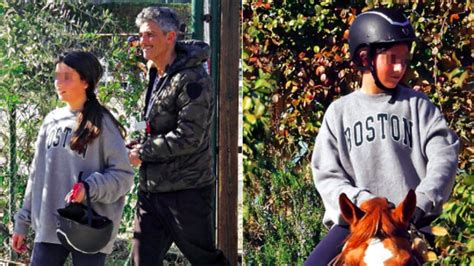 Rosario Fiorello pomeriggio da papà le rare foto con la figlia