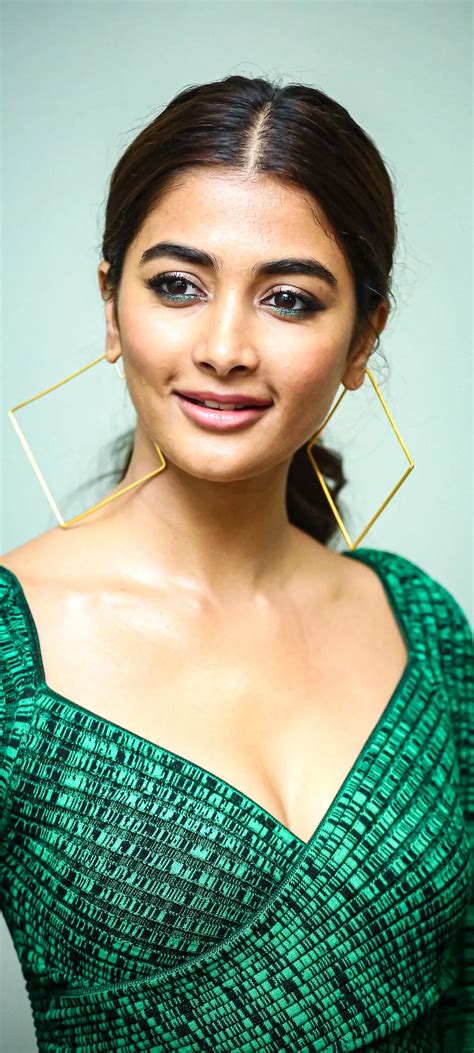 Pooja Hegde Captivating Snap - Latest HD Photos