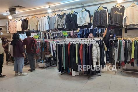 Pengamat Ugm Pelarangan Impor Baju Bekas Harus Diikuti Peningkatan