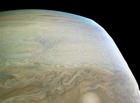 Nasa Snaps Stunning Close Up Of The Edge Of Jupiter Houston Chronicle