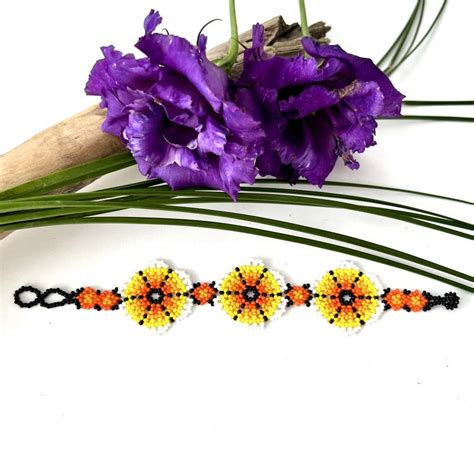 Pulsera Chaquiras Tres Flores Amarillas Albor Arte Mx