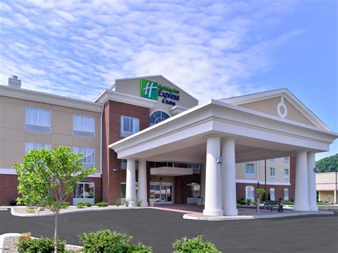 New Martinsville, WV Hotel | Holiday Inn Express & Suites New Martinsville