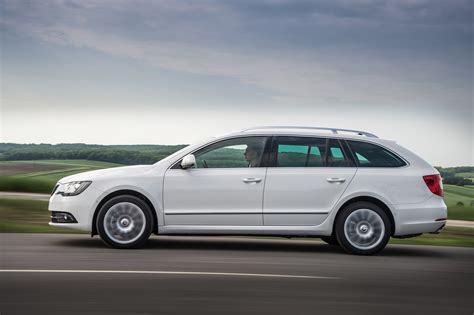 Skoda Superb Combi Specs Photos