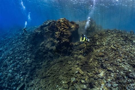 Mengenal Gunung Api Banua Wuhu Sangihe Sejarah Erupsi Dan Pesona