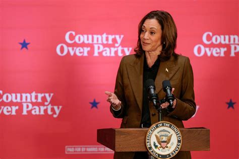 Harris Campaigning A Second Day In Az Vows To Have Bipartisan Advisers