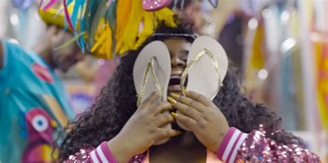 Havaianas E Jojo Toddynho Que Tiro Foi Esse Vers O Carnaval