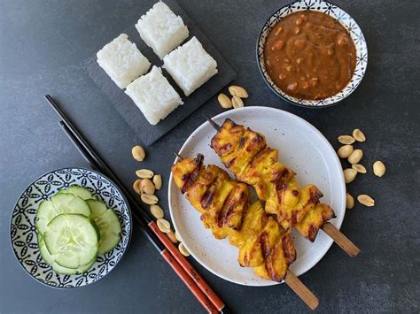 Kulinarische Weltreise Singapur Chicken Satay Nasi Impit Tandoori