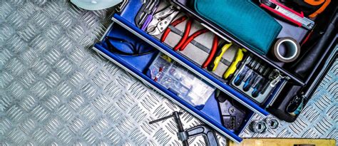 Best HVAC Tools List: The 20 Essential HVAC Tools for Service Techs