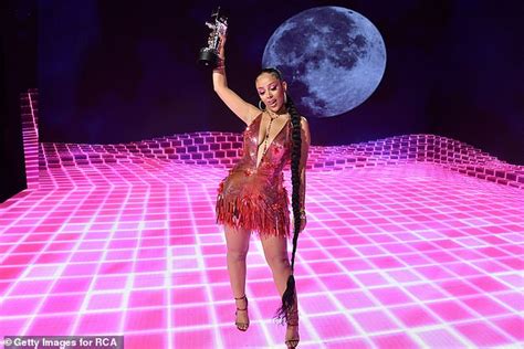 Doja Cat Is Almost NUDE In Iridescent Getup For MTV VMA Performance