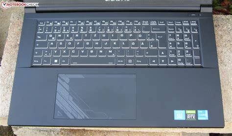 Gigabyte G7 KE im Test: Preiswertes Gaming-Notebook mit starker RTX ...