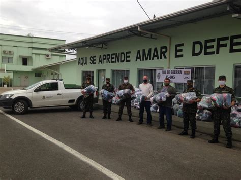 Tiro De Guerra Arrecada Mais De Mil Pe As Em Campanha Do Agasalho