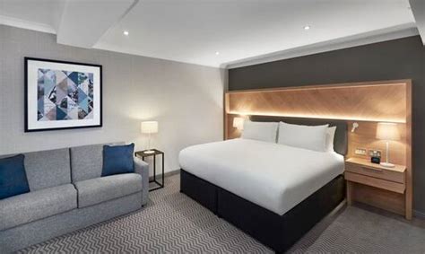 Guest Accommodation & Suite Upgrades | Hilton Croydon Hotel | UK