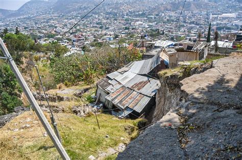 Atiende Gobierno De Guerrero Contingencia En La Colonia Ampliaci N