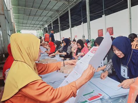 Sampul Packing Sudah Tiba Pengganti Surat Suara Yang Rusak Tak Kunjung