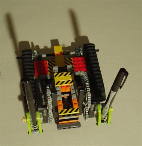 Architecture Machines: LEGO RCX DRAWING MACHINE BASE