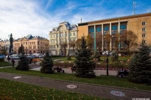 Walking the streets of Chernivtsi · Ukraine travel blog