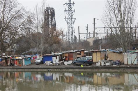 Les Bidonvilles Aujourdhuien Photos Le Bidonville De La Campa