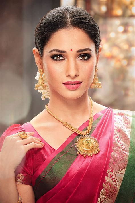 Tamanna Bhatia Gorgeous Bride In Saree And Jewelry - Tamanna Bhatia Black Saree - 700x1099 ...