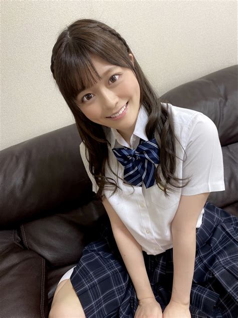 Quảng cáo bìa đĩa Hot girl phim 18 ngàn năm có một studio bẻ cong sự thật trắng trợn nhận