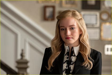 Julia Garner Responds To The Real Anna Delvey S Thoughts About Inventing Anna Series Photo