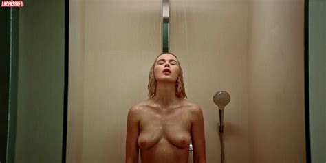 Naked Anna Bogomolova In Strings