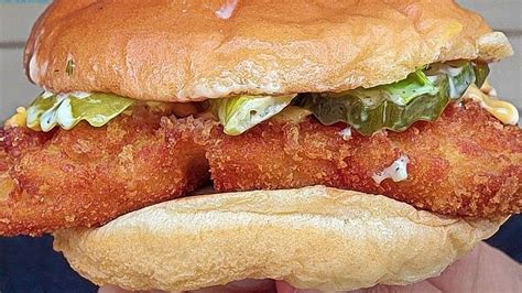 Chain Restaurants That Serve The Highest Quality Fish Sandwiches ...