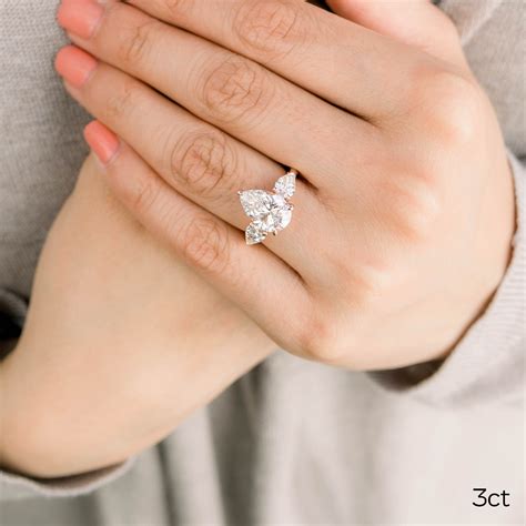 Pear Engagement Rings