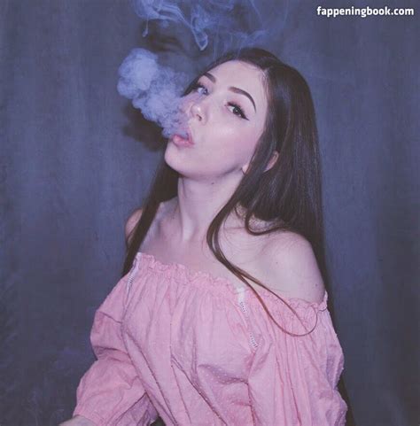 Lilcanadiangirl Lilcanadiangirlx Nude OnlyFans Leaks Fappening FappeningBook