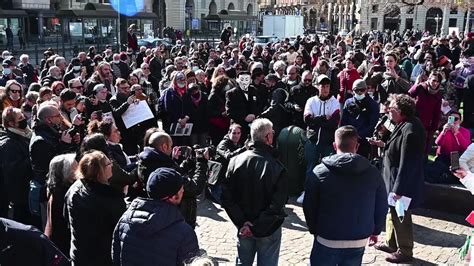 Torino Manifestazione Non Autorizzata Di No Vax E No Mask Sanzioni A