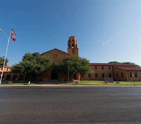 Lubbock High School with model 83.12.163.8 New Amsterdam theatre chairs ...