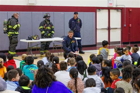 Bridgeview Fire Department Visits Our Schools! – Village of Bridgeview ...