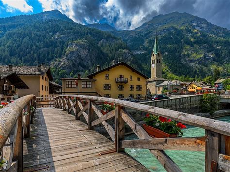 Gressoney Saint Jean Pueblo En Valle De Aosta Italia It