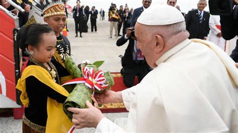 Il Papa Arrivato In Indonesia Inizia Il Mo Viaggio Apostolico Di