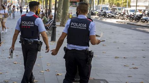 Detenido Un Hombre Por Cinco Agresiones Sexuales En Barcelona Y L