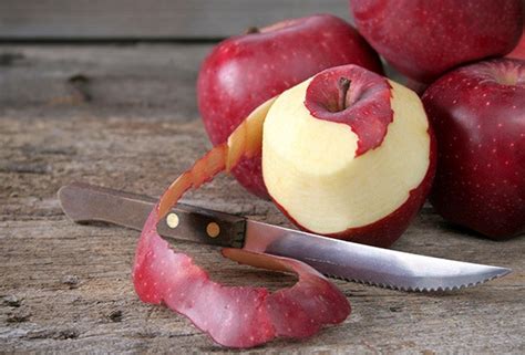 Your New All-Natural Beauty Product: An Apple Peel | SELF