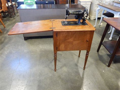 ANTIQUE ELECTRIC SINGER SEWING MACHINE IN TABLE