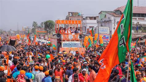 BJP says no more 'big rallies' in Bengal, maximum 500 people at public ...