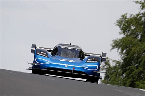 Watch Volkswagen Id R Smash Nurburgring Ev Record In Minutes