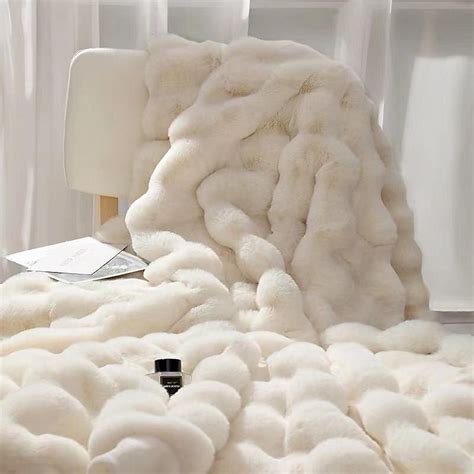 Luxury Plush Blanket for a Cozy Winter