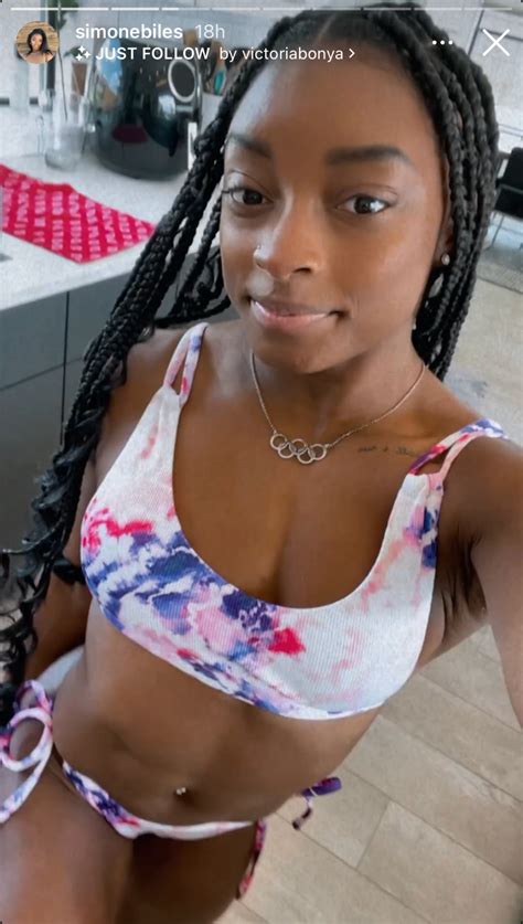 Simone Biles Abs Photos Of The Olympic Gymnast S Toned Tummy Life And Style