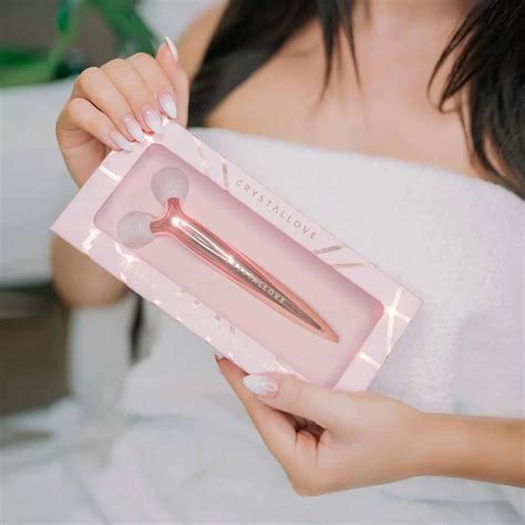 Crystallove 3d Face Lifting Massager With Rose Quartz Fina