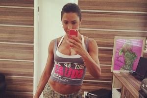 Gracyanne Barbosa Rebate Seguidora Que Criticou Seu Corpo