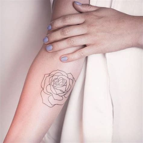 Tatouage Rose Bras Femme Ces Tatouages De Rose Qui Ne Faneront Jamais