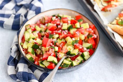 Komkommer Tomaat Salade Frisse En Snelle Salade Lekker En Simpel